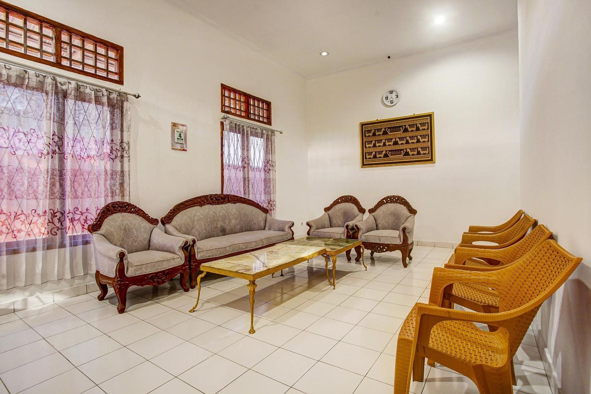 Super Oyo 91055 Homestay Syariah Bandar Lampung Dış mekan fotoğraf