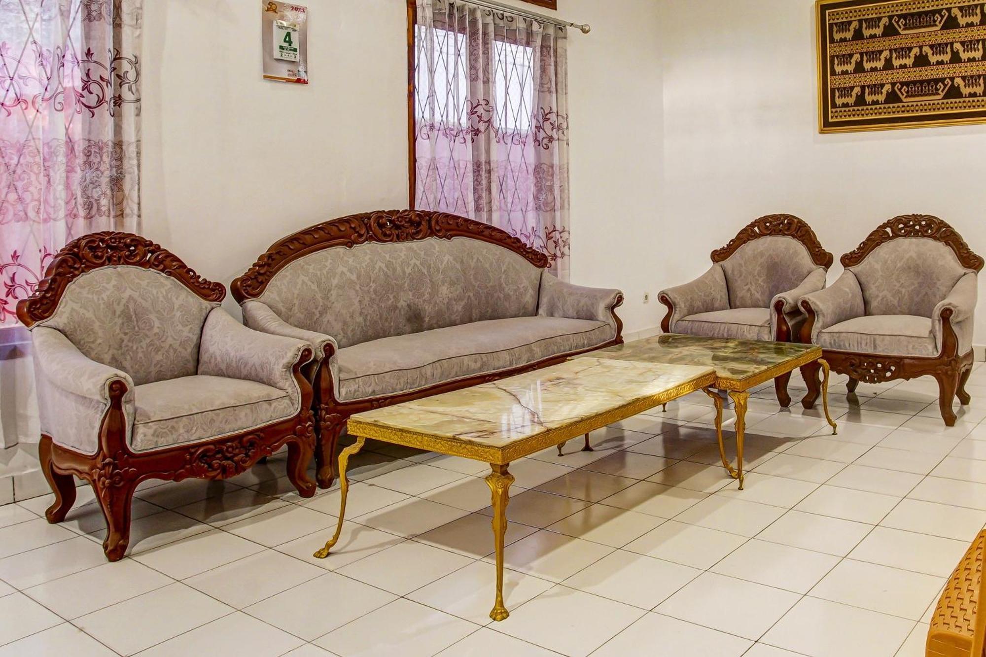 Super Oyo 91055 Homestay Syariah Bandar Lampung Dış mekan fotoğraf