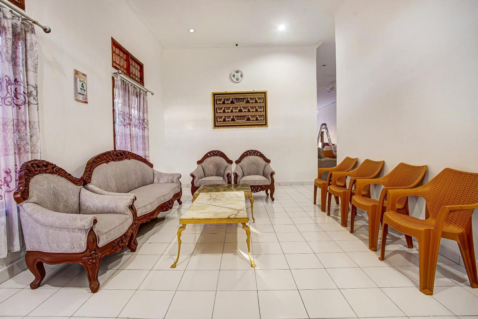 Super Oyo 91055 Homestay Syariah Bandar Lampung Dış mekan fotoğraf